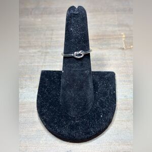 New! Dainty Love Knot Fashion Silver Tone Ring Size 6 Costume Jewelry Hypoaller